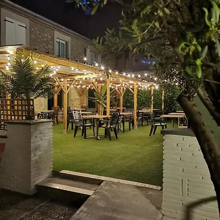 Les Glycines Hotel Prades (Pyrenees-Orientales)