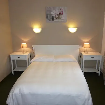 Les Glycines Prades (Pyrenees-Orientales)